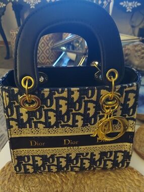 Mini Lady D Tote GWP German